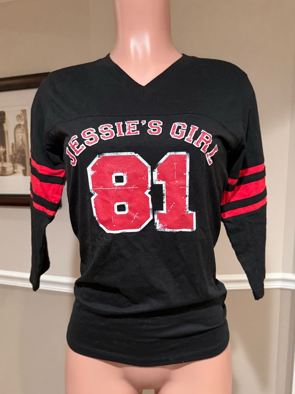 Jessie's Girl Black & Red Long Sleeve V-Neck Tee